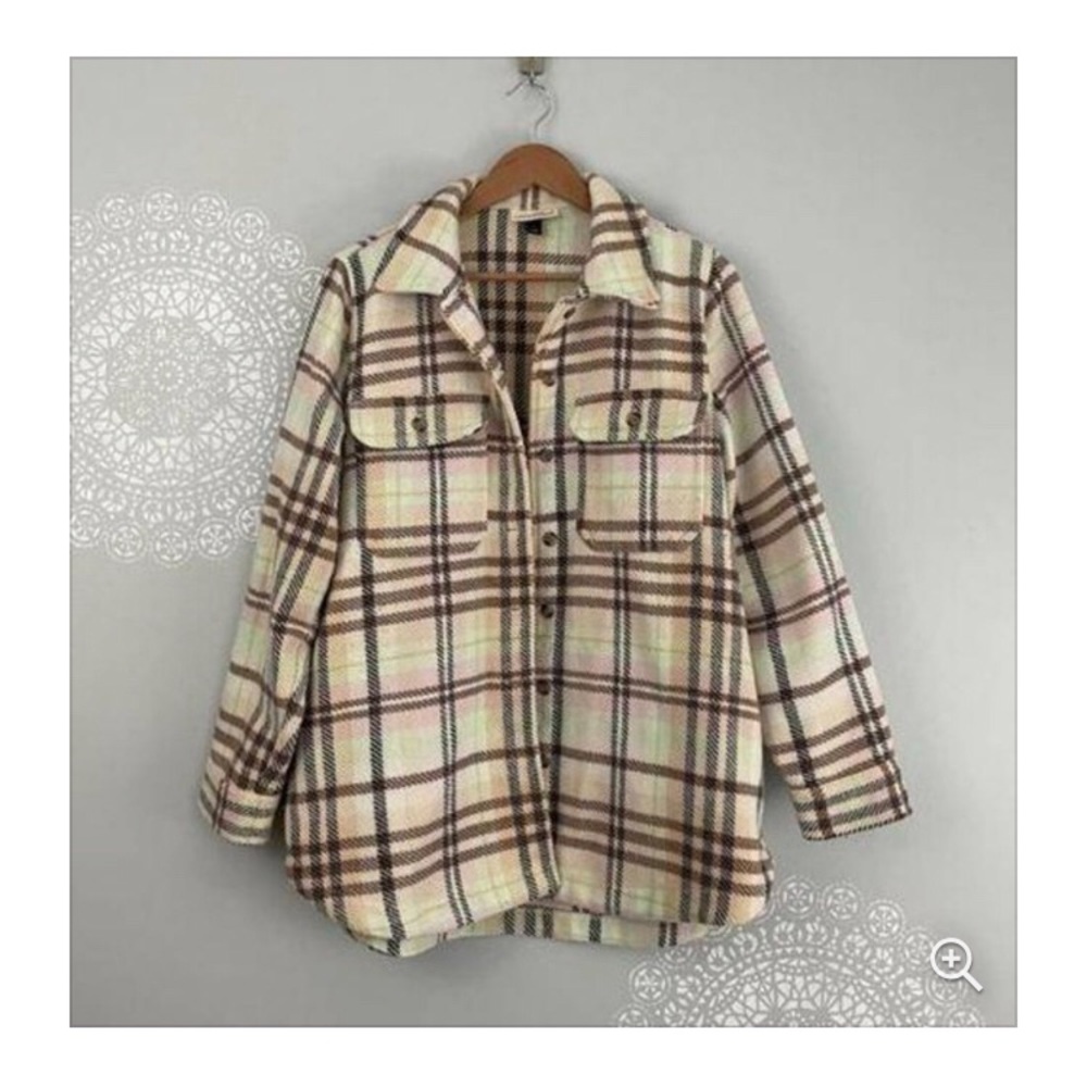 Universal Thread • Brushed Fleece Oversized Plaid Shacket Jacket with Pockets! - Picture 2 of 16